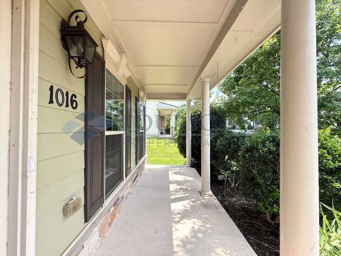 1016 Hildebran Ln - Photo 6 of 50