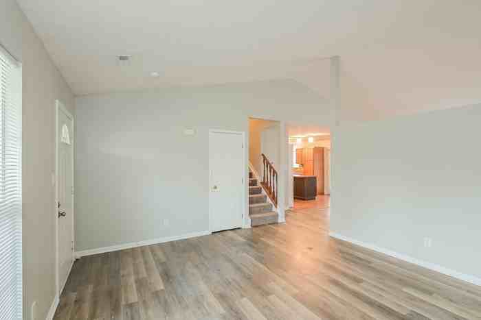 6460 Calloway Ct - Photo 3 of 10