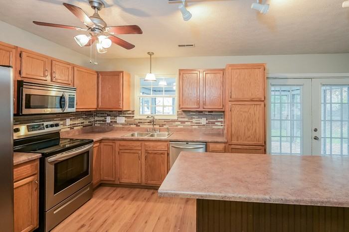 6460 Calloway Ct - Photo 4 of 10