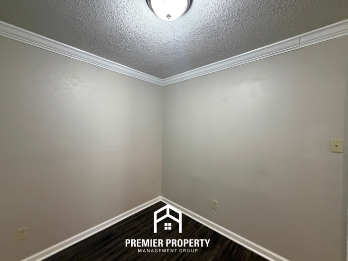 1706 Capri St - Photo 4 of 22