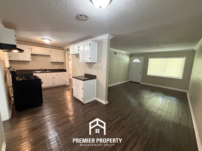 1706 Capri St - Photo 5 of 22