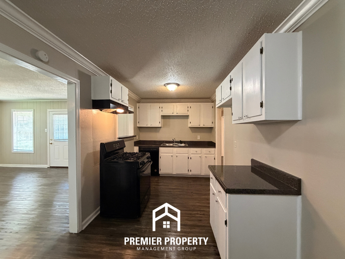 1706 Capri St - Photo 6 of 22