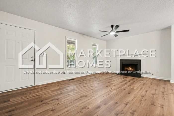 109 Hampton Dr - Photo 4 of 25