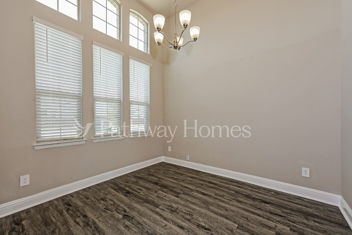 838 Poppie Ln - Photo 4 of 17