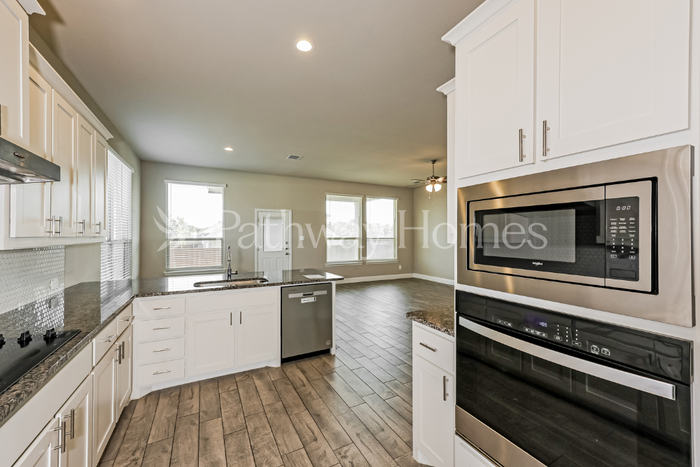 838 Poppie Ln - Photo 5 of 17