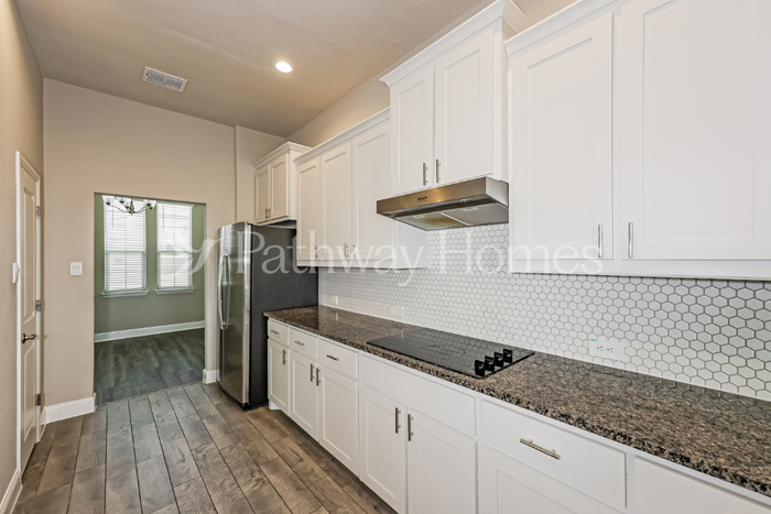 838 Poppie Ln - Photo 6 of 17