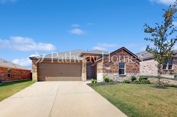 957 English Dr - Photo 2 of 27