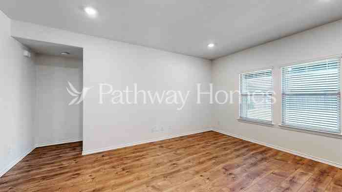 957 English Dr - Photo 4 of 27