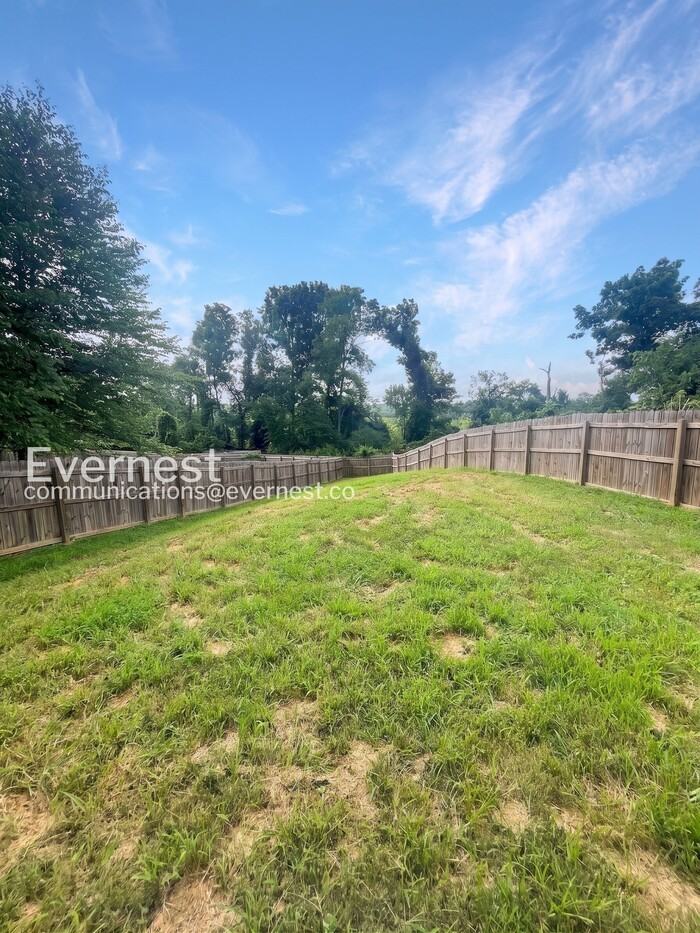1168 Henry Place Blvd - Photo 4 of 9