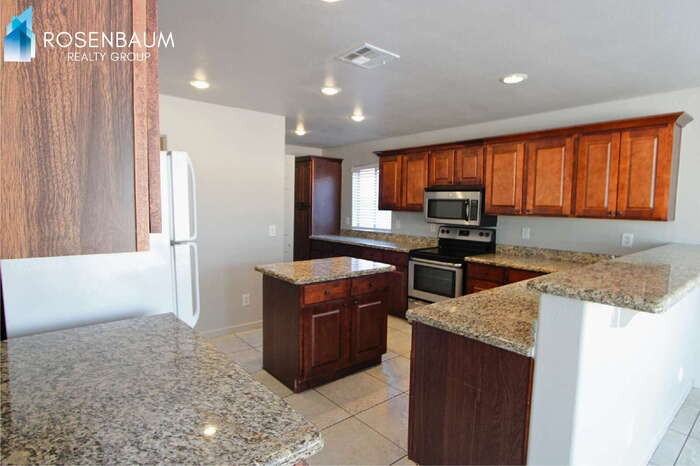15074 W Heritage Oak Way - Photo 7 of 24