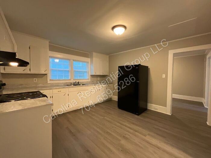 1034 Ridge Ave - Photo 7 of 14