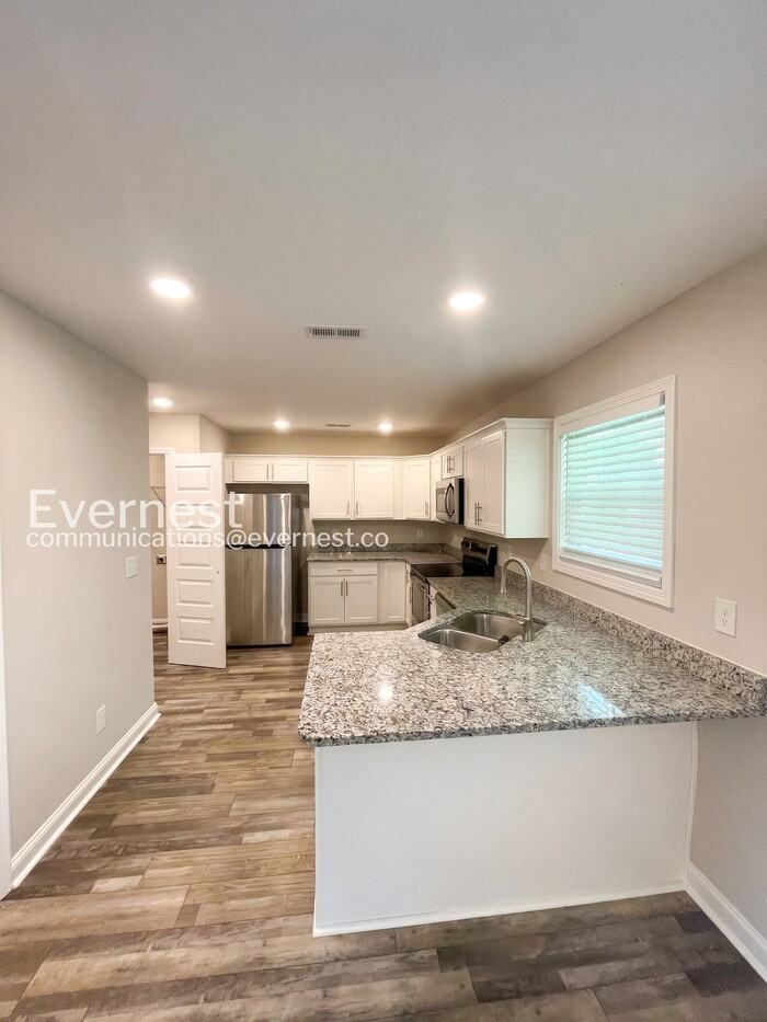 1267 Kendall Dr - Photo 6 of 25