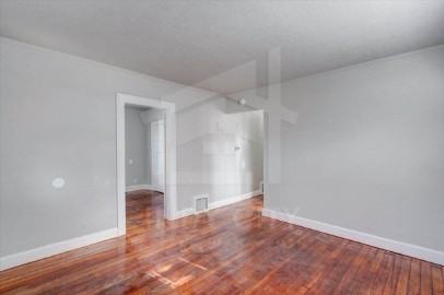 815 N Centennial St - Photo 4 of 20