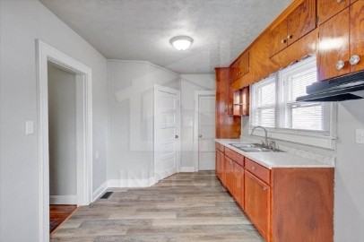 815 N Centennial St - Photo 6 of 20