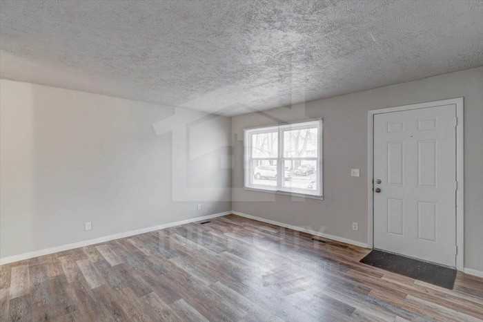8328 E 41st Pl - Photo 3 of 16
