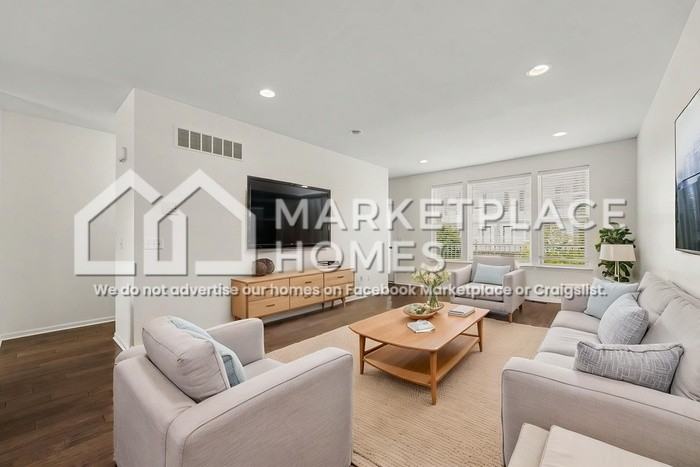 4596 Bradley Cir #21 - Photo 3 of 21