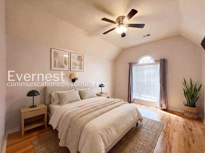 11648 Leewood Dr - Photo 3 of 24