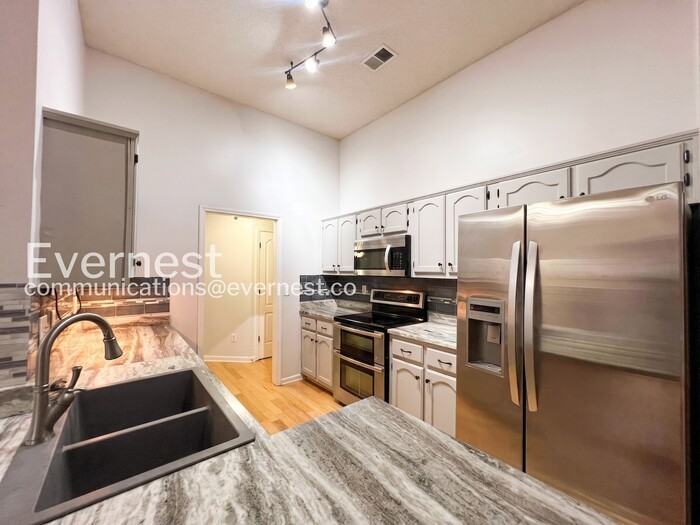 11648 Leewood Dr - Photo 4 of 24