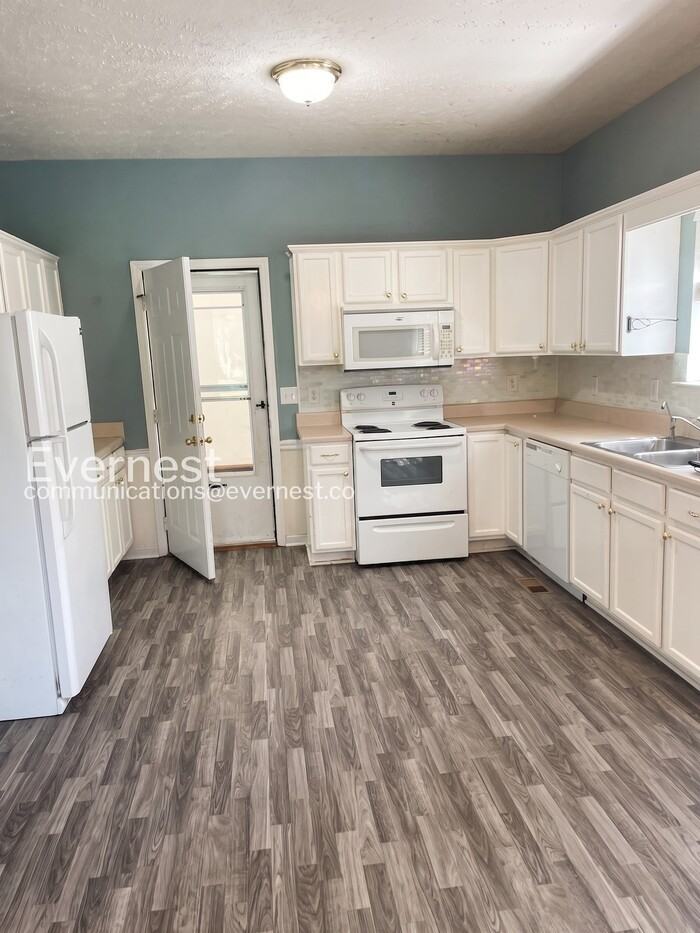 1714 Bear Paw Ln - Photo 3 of 18