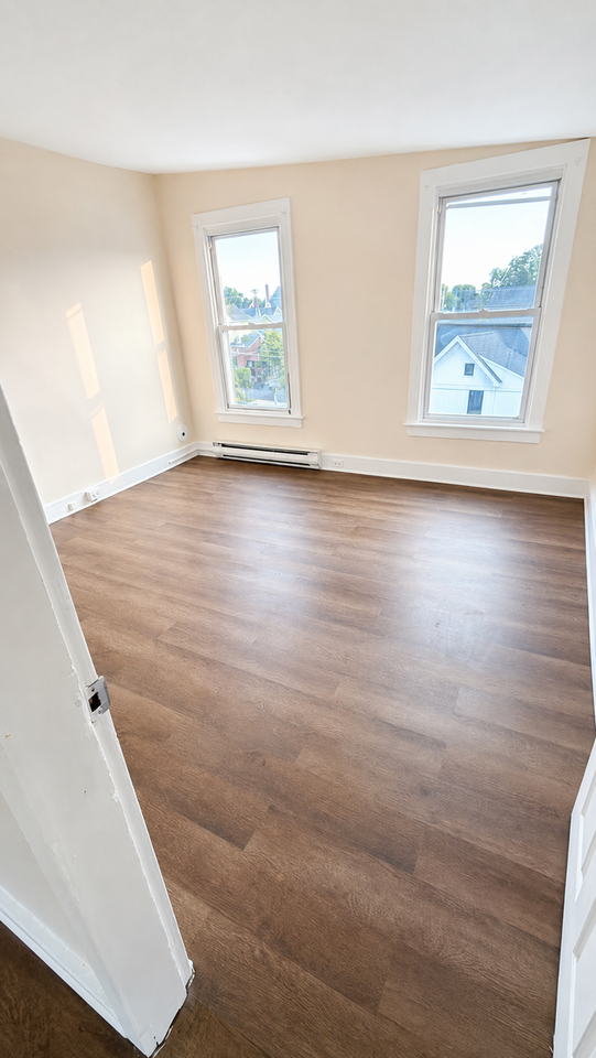 7 Carroll St - Photo 5 of 11