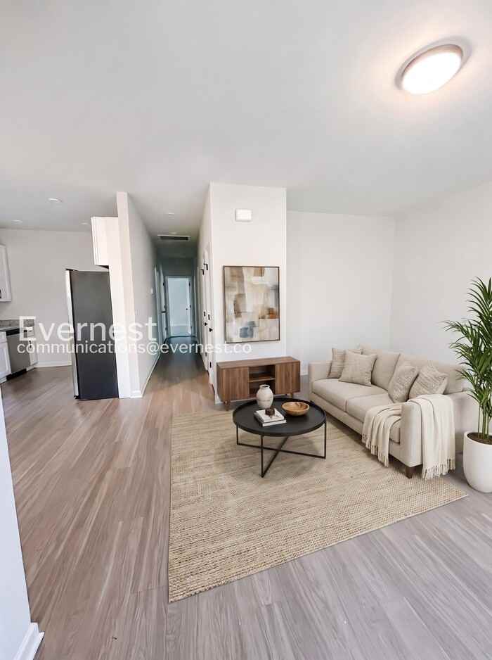 1109 Goldsboro Ave - Photo 3 of 13