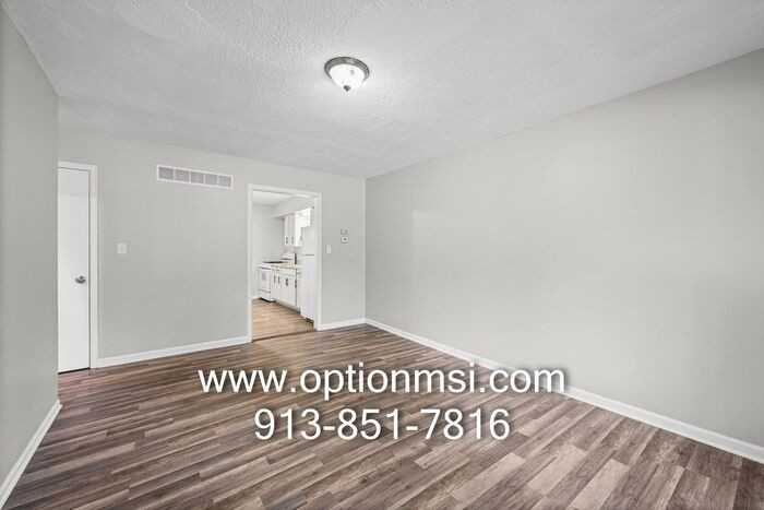 345 S 73rd Dr - Photo 5 of 33