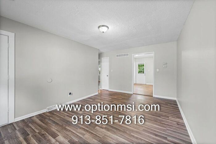 345 S 73rd Dr - Photo 6 of 33