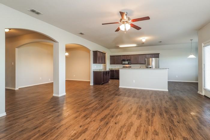 300 Windmill Ct - Photo 4 of 16