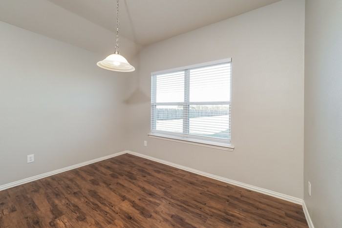 300 Windmill Ct - Photo 6 of 16