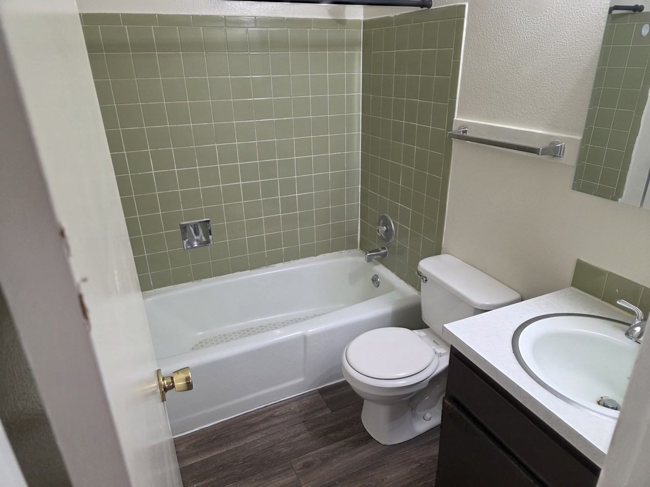1005 W 13th St #101 - Photo 6 of 10