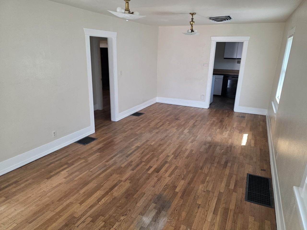 1014 E 5th St #NA - Photo 6 of 12
