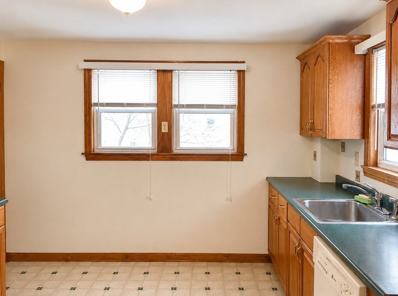 40 Baker Ave #1 - Photo 4 of 9