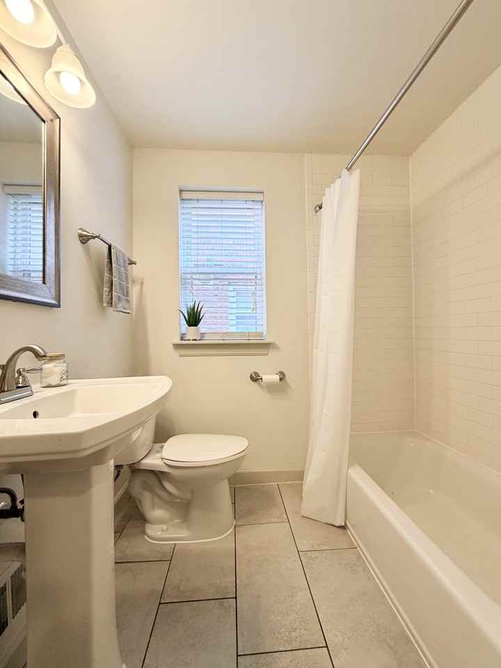 4633 Jamieson Ave #1S - Photo 7 of 11