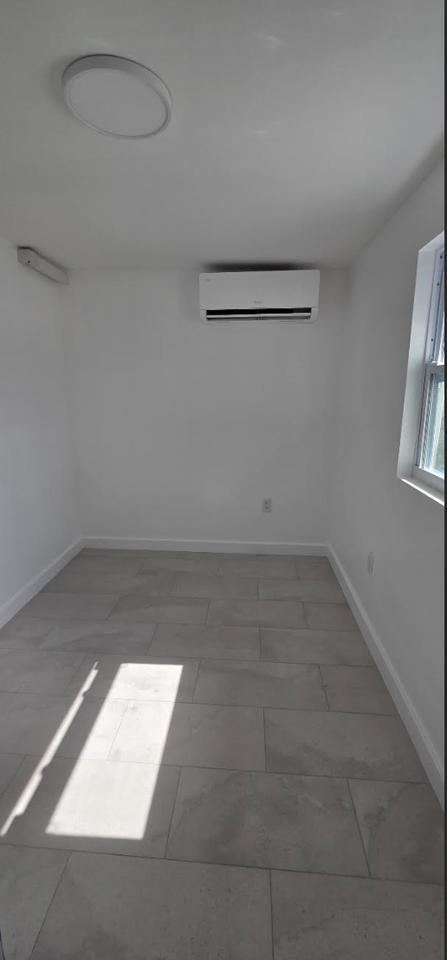 12881 Sw 12th Ter #NA - Photo 6 of 11
