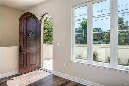 621 Fairview Ave #B - Photo 4 of 18
