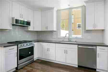 621 Fairview Ave #B - Photo 5 of 18