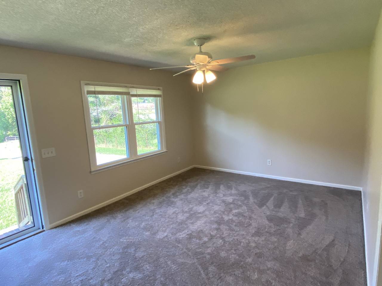 240 Lakeview Dr #NA - Photo 6 of 16
