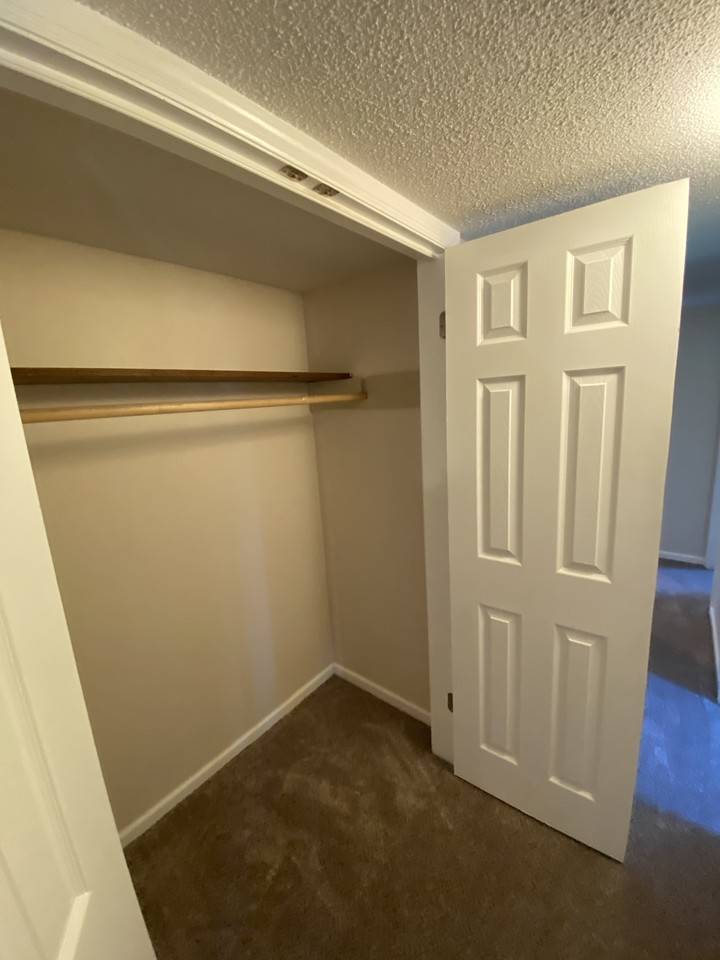 240 Lakeview Dr #NA - Photo 7 of 16