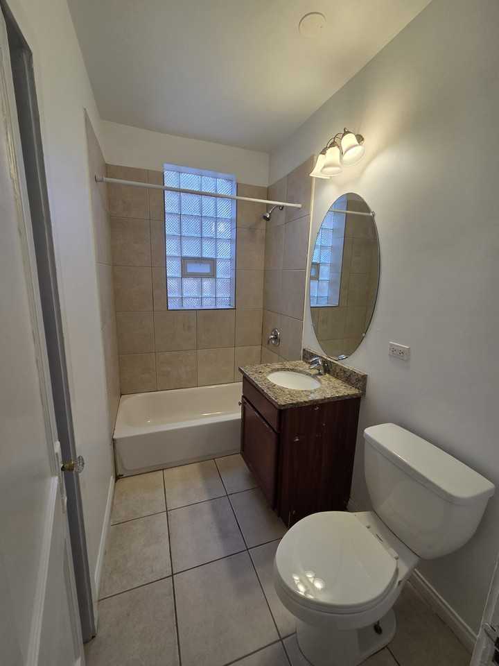 1627 W Farwell Ave #2N - Photo 5 of 9