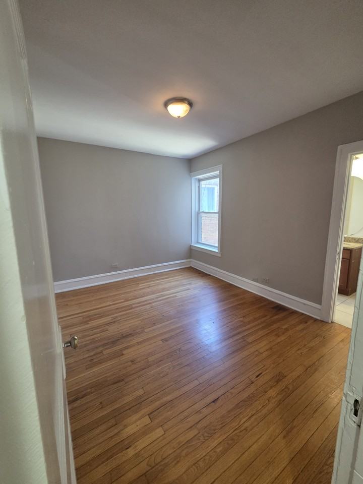 1627 W Farwell Ave #2N - Photo 7 of 9