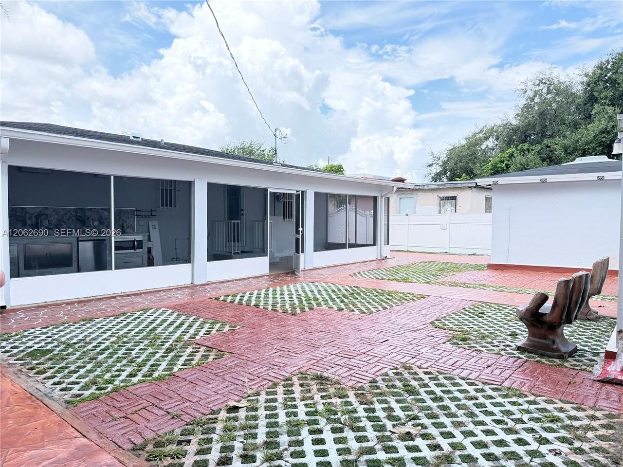 8636 Nw 35th Pl #NA - Photo 5 of 16