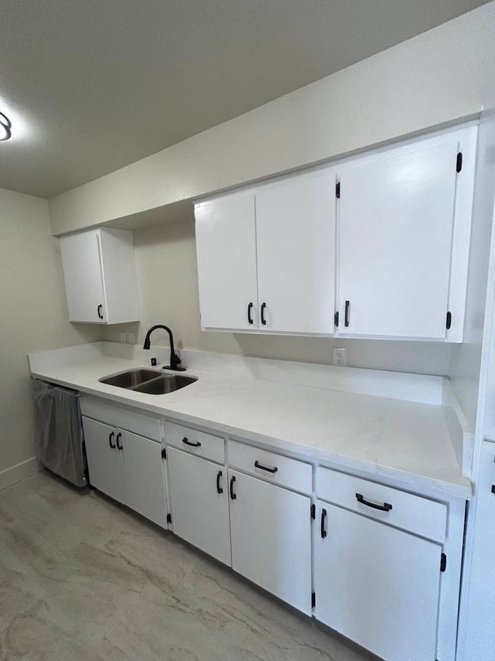 4455 E Clay Ave #C - Photo 4 of 10