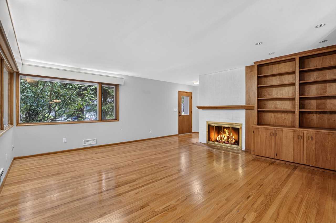 910 York Rd #NA - Photo 2 of 21