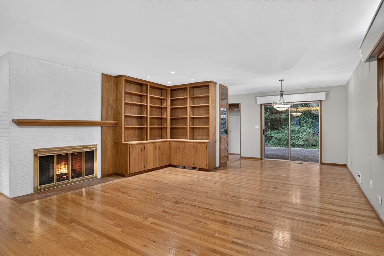 910 York Rd #NA - Photo 3 of 21