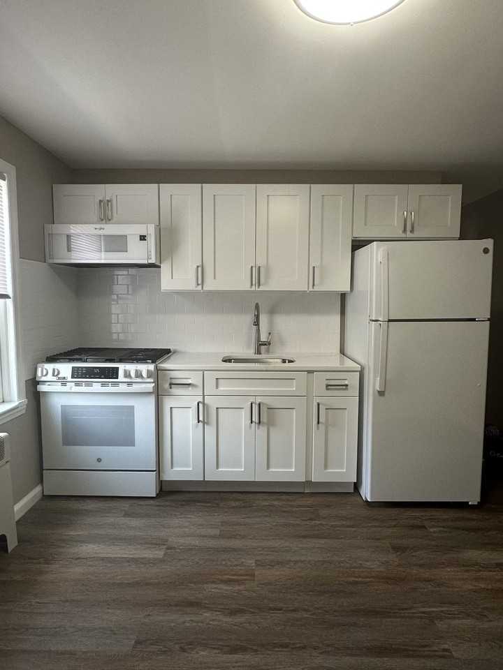 239 E Main St #4