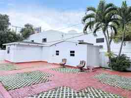 featured image of 4071 Nw 6th St #NA