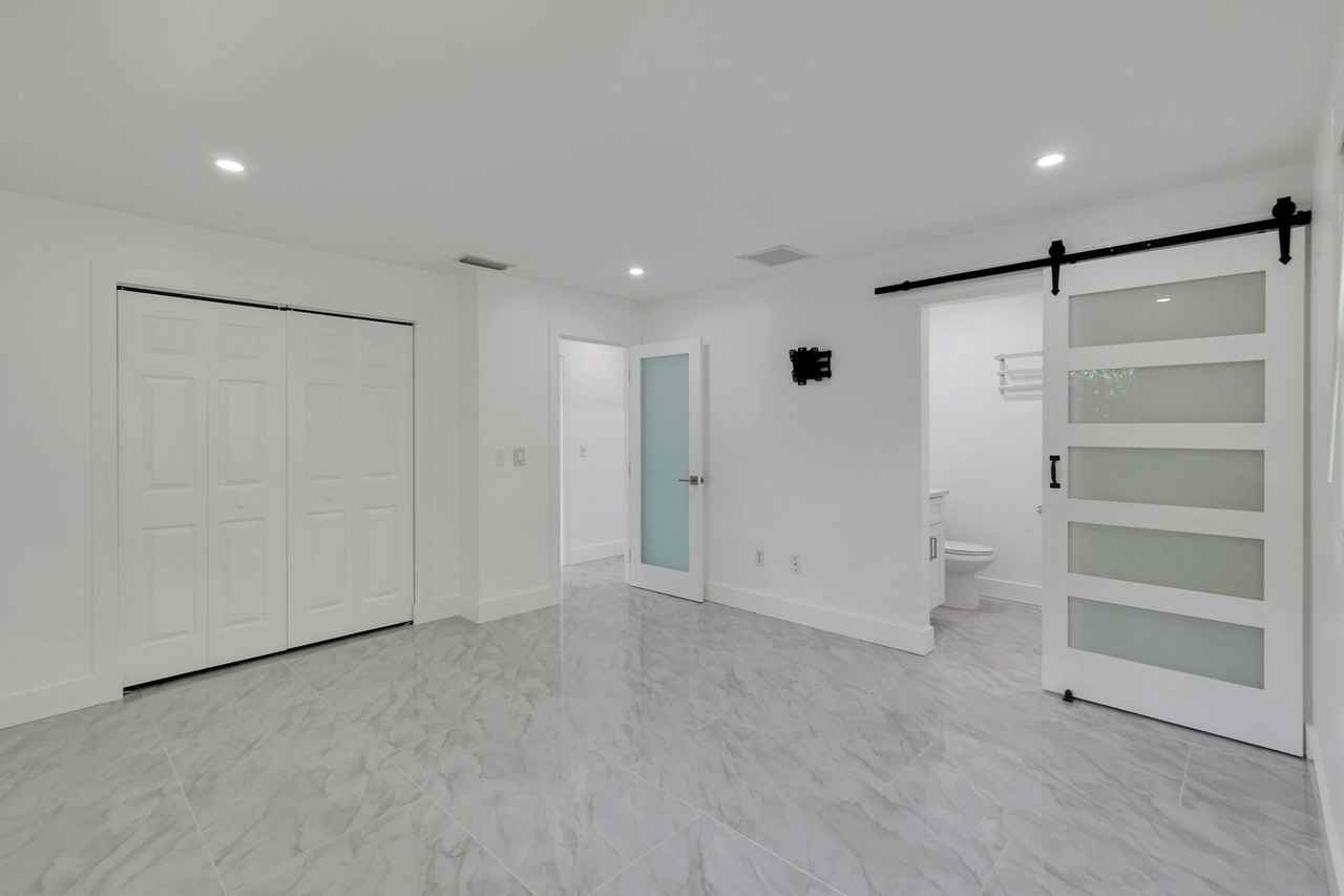 939 Bluebird St #NA - Photo 3 of 18
