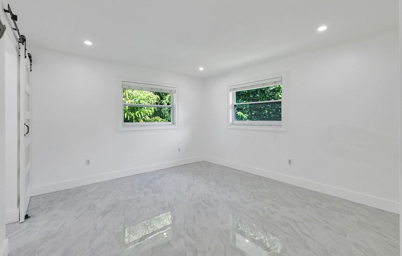 939 Bluebird St #NA - Photo 6 of 18