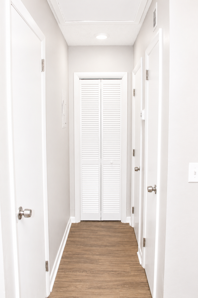 5801 N Flagler Dr #5 - Photo 6 of 13