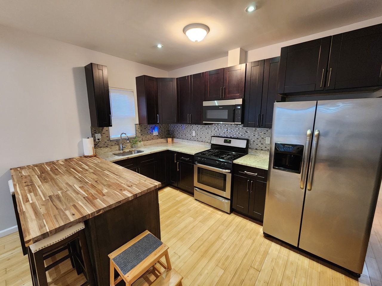 10730 89th St #1stFL - Photo 2 of 11